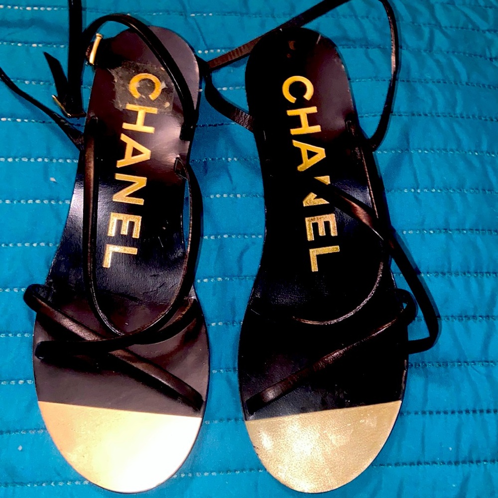CHANEL  sandals (sz38)